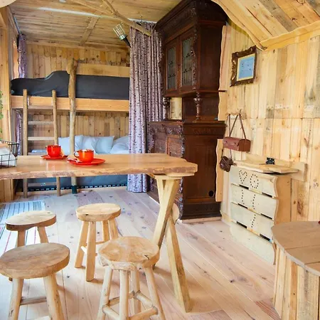 Origineel Logeren In Het Kempennest Bij Dagbreek Lodge Westerlo